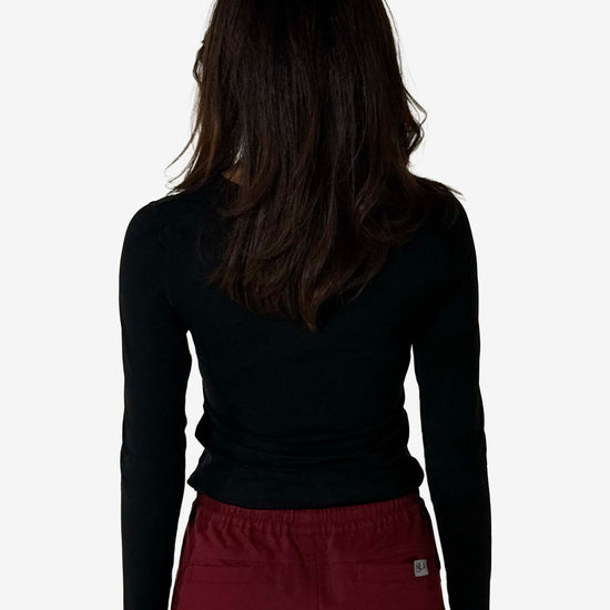 color:black